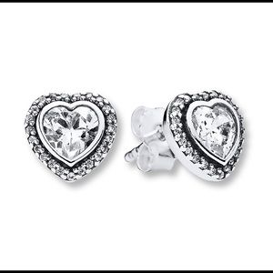 Pandora Sparkling Heart Stud -Sterling Silver